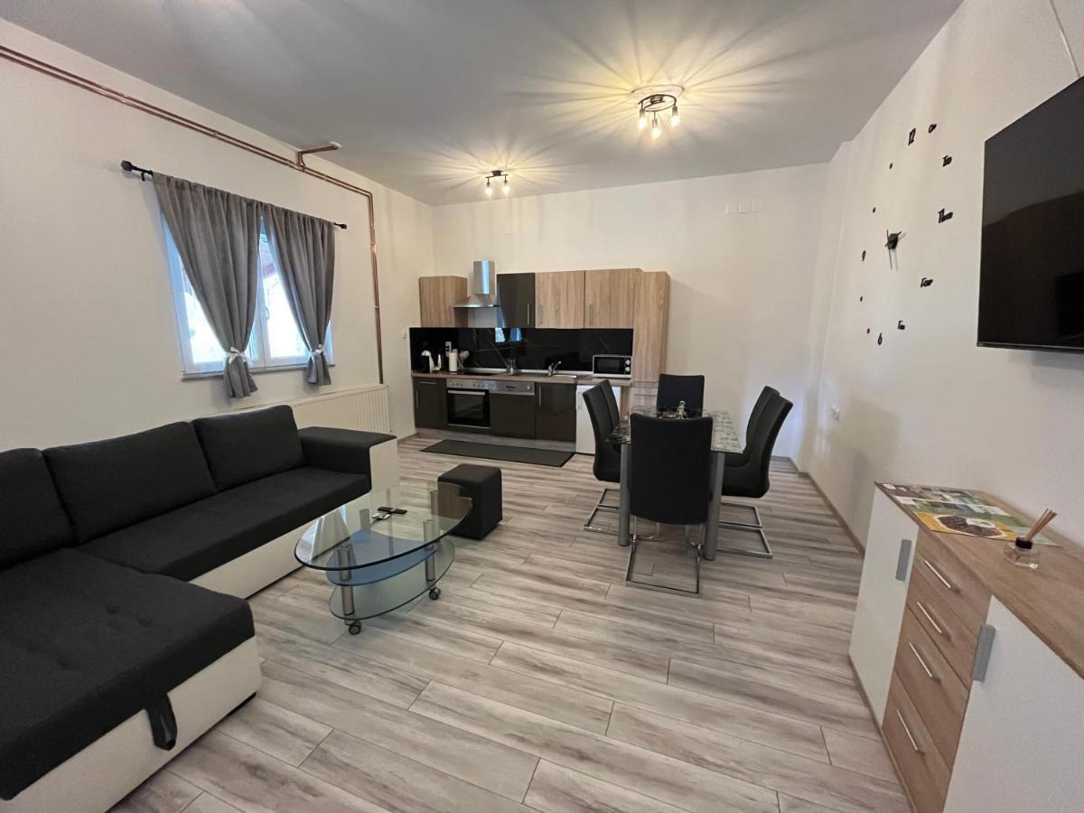 Apartment Tilia Otocac Ngoại thất bức ảnh