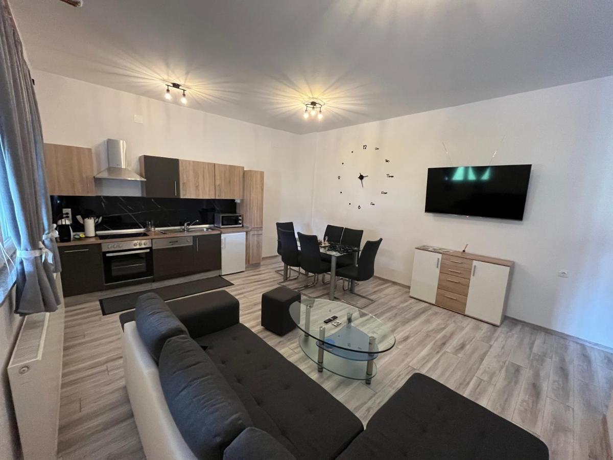 Apartment Tilia Otocac Ngoại thất bức ảnh